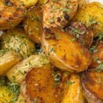 Crispy Garlic Roasted Potatoes
